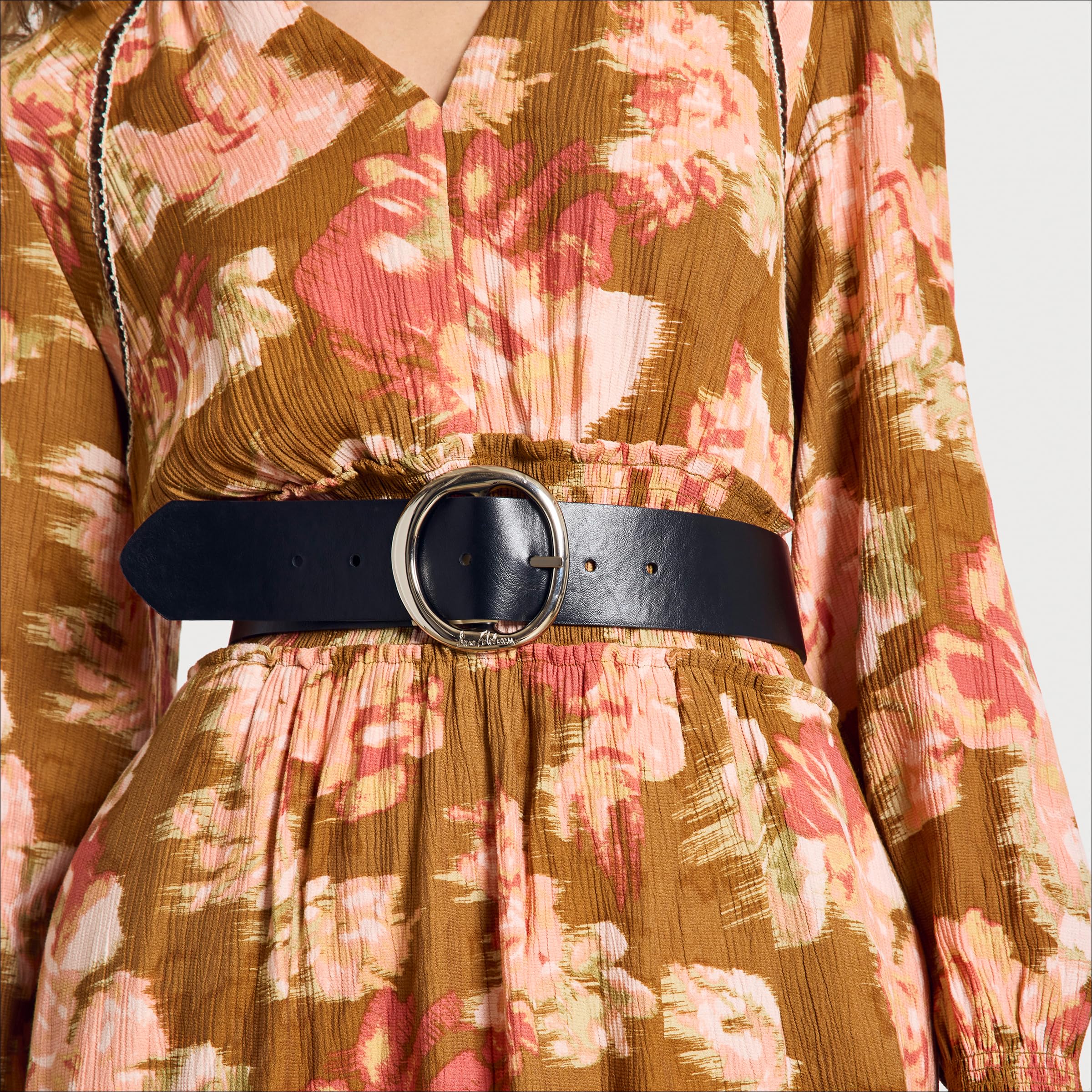 Sam Edelman Women's Two-in-One Reversible Center Bar Buckle Belt, Black Centerbar, Small - Image 4